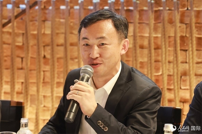 中國(guó)駐里約熱內(nèi)盧代總領(lǐng)事王海濤在座談會(huì)上致辭。人民網(wǎng)記者 陳海琪攝