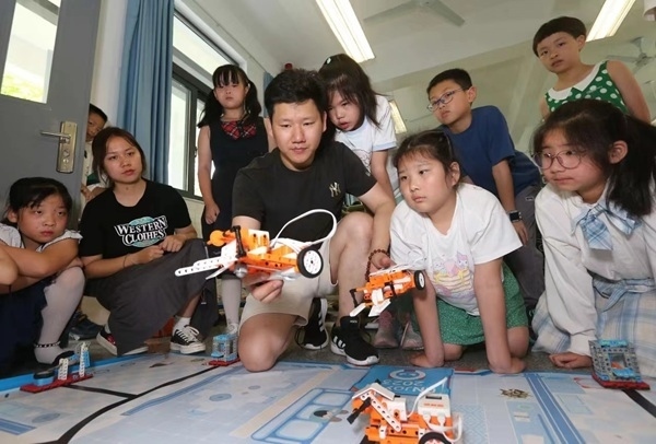 暑托班智能小車課。