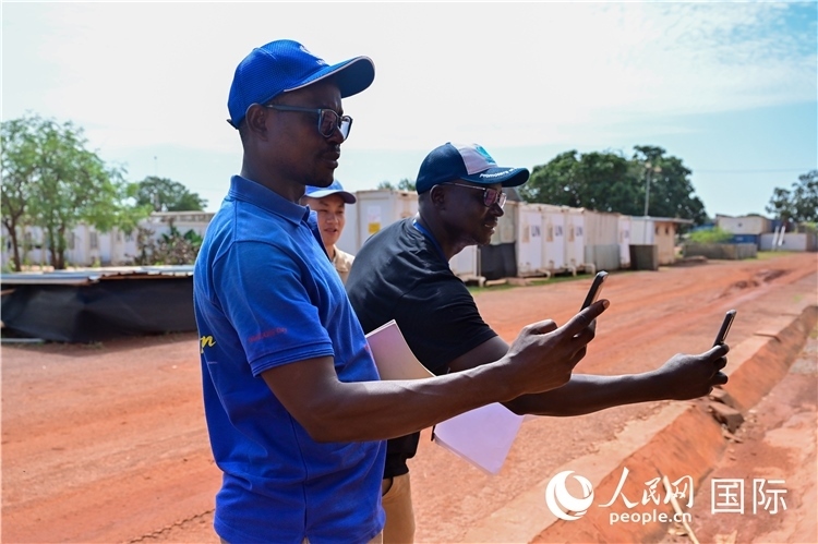 圖6 檢查組拍攝優(yōu)秀做法。謝坤攝