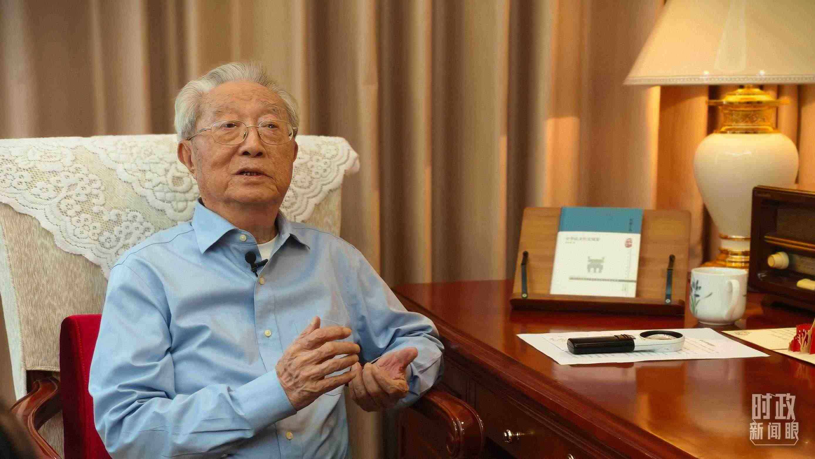 “人民教育家”國(guó)家榮譽(yù)稱號(hào)獲得者張晉藩。（總臺(tái)央視記者李立拍攝）