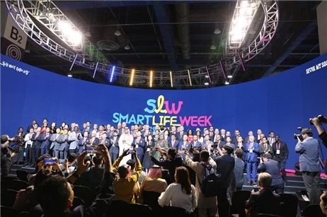 “智慧生活周”博覽會(huì)上展出的低空飛行器。人民網(wǎng)記者 莽九晨攝