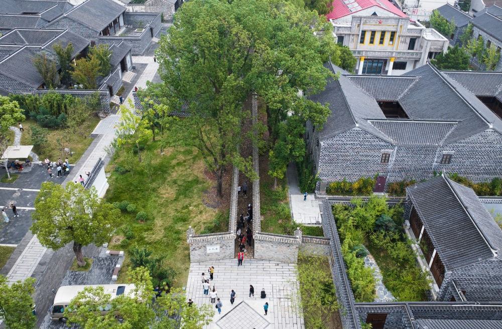 ↑位于安徽省桐城市的六尺巷。