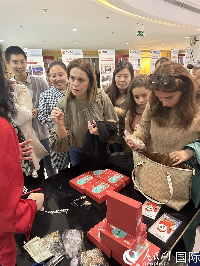 中國(guó)傳統(tǒng)非物質(zhì)文化遺產(chǎn)互動(dòng)展示。人民網(wǎng)記者 郝瑞敏攝