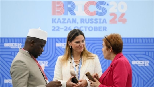 金磚國家領(lǐng)導(dǎo)人第十六次會晤期間，新聞記者在國際新聞中心工作