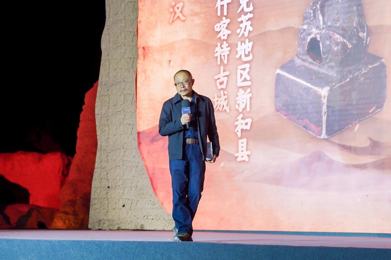 陳凌在“何以中國(guó)·五星出東方”網(wǎng)絡(luò)主題宣傳活動(dòng)現(xiàn)場(chǎng)演講。人民視頻供圖