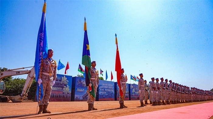 授勛官兵莊嚴(yán)列隊(duì)。王軍杰攝