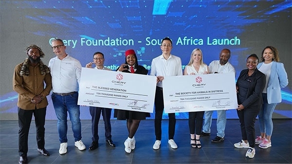 捐贈合影。奇瑞國際南非子公司提供