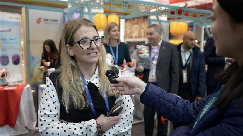 英格蘭約克旅游局局長(zhǎng)薩曼莎·亨特接受采訪。 吳若鳴攝