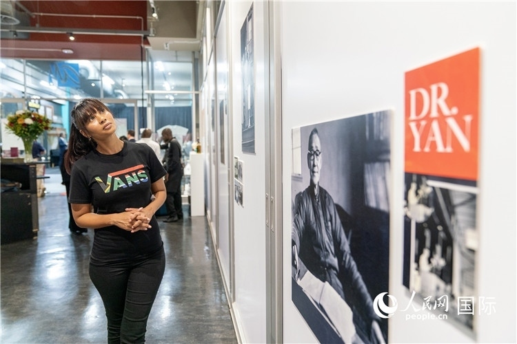 南非民眾參觀《先驅者顏福慶》特展 希拉茲·莫林 攝