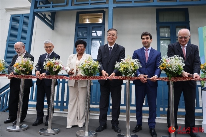 活動上，中巴嘉賓共同為“茶緣·中巴友誼園”剪彩，標(biāo)志著中巴友誼園中“茶之道”展覽正式開幕。人民網(wǎng)記者 張志文攝