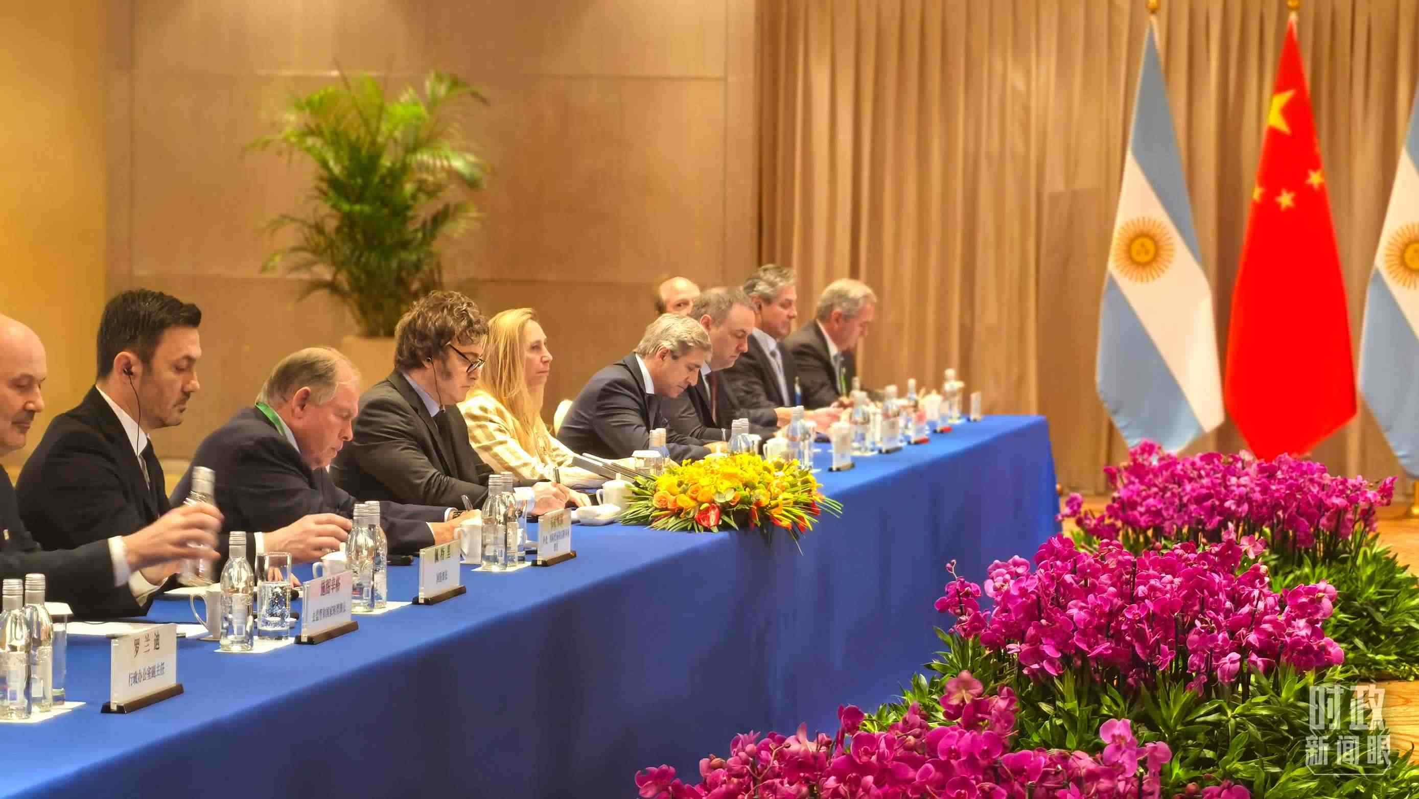 習主席會見阿根廷總統(tǒng)米萊現(xiàn)場。（總臺央廣記者潘毅拍攝）