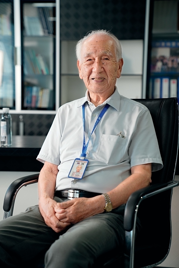 2024年8月，佐佐木俊一在深圳接受本刊記者采訪。