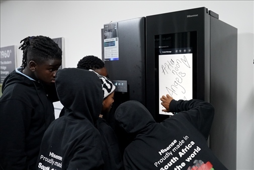 海信智能冰箱吸引南非人。海信南非公司供圖