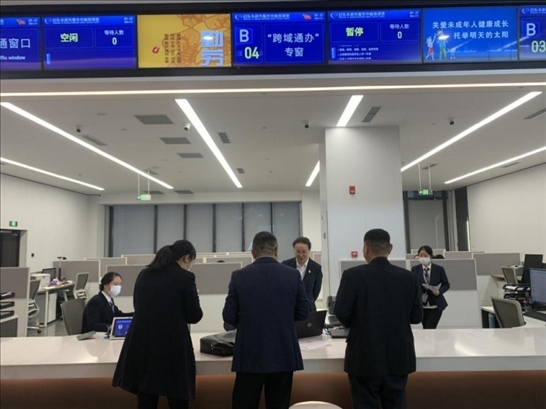 啟東市政務(wù)服務(wù)“跨域通辦”專窗。 圖片來源：江蘇南通啟東市數(shù)據(jù)局