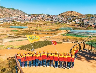 學(xué)生在攀枝花迤沙拉歷史文化主題研學(xué)基地參觀。 石 磊攝