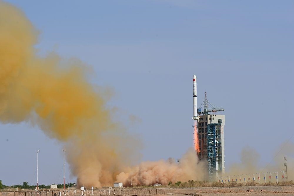 △2023年5月21日16時，我國在酒泉衛(wèi)星發(fā)射中心采用長征二號丙運載火箭，成功發(fā)射首顆內(nèi)地與澳門合作研制的空間科學衛(wèi)星“澳門科學一號”。