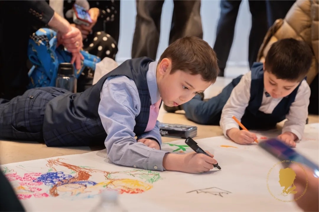 圖5：第三屆國際藝術(shù)聯(lián)創(chuàng)聯(lián)展盛大開幕。法中交流促進(jìn)會(huì)供圖