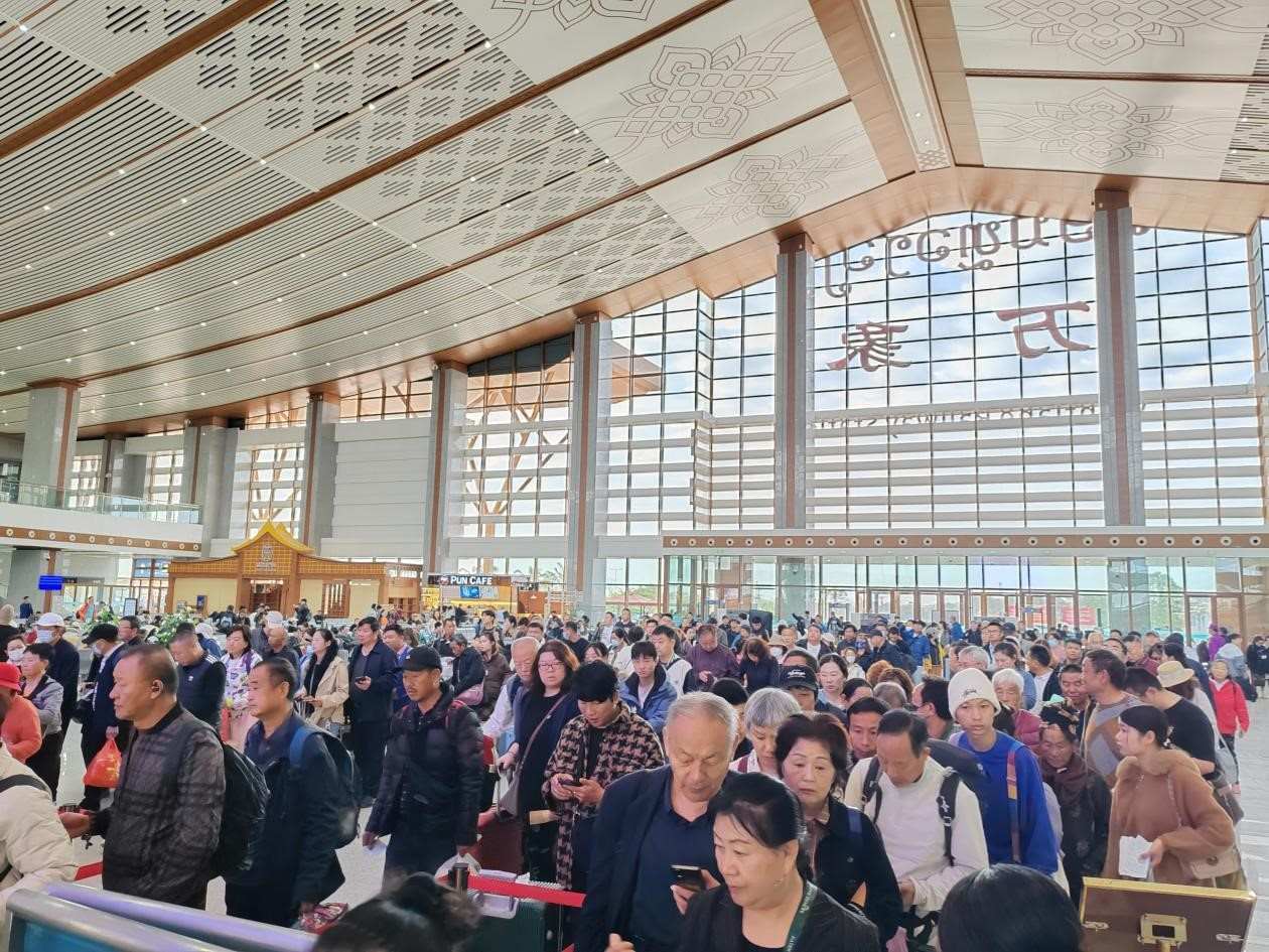 春節(jié)期間的中老鐵路萬象站。李加勇攝