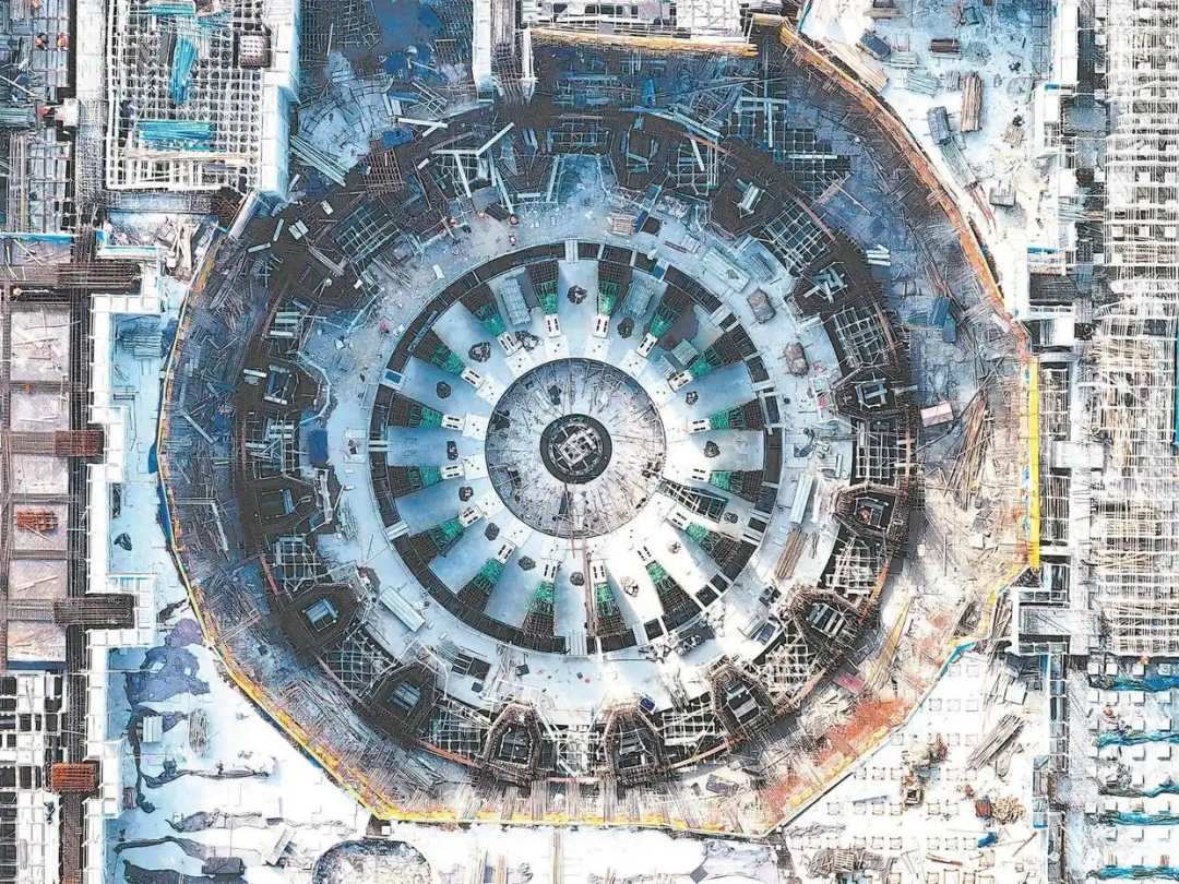 △中國科學院合肥物質(zhì)科學研究院等離子體所，緊湊型聚變能實驗裝置（BEST）項目正加緊施工。