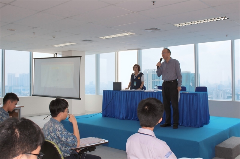 王思平參贊考前致辭。印尼雅加達華文教育協調機構供圖