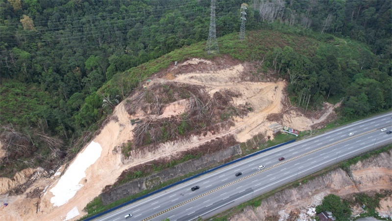 圖為施工現(xiàn)場。 鄧騰亮攝