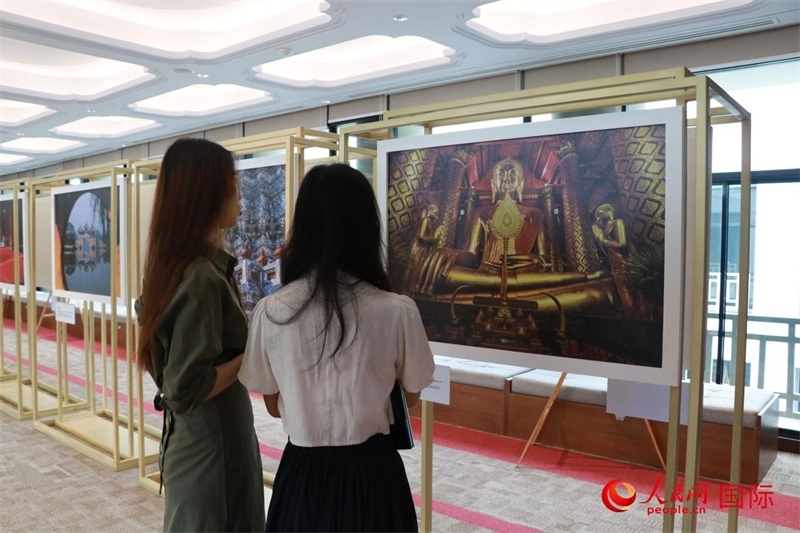 “遇見”攝影展現(xiàn)場。朱瀟逸攝