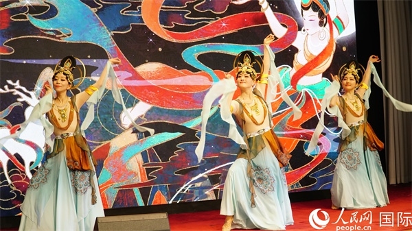 敦煌舞蹈表演。人民網(wǎng) 蔣曉辰攝
