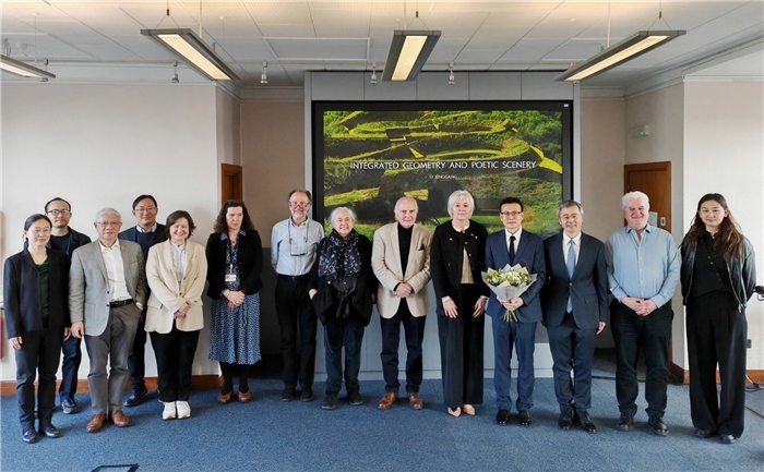 參加開幕式和學術(shù)交流活動的嘉賓合影?；顒又鬓k方供圖