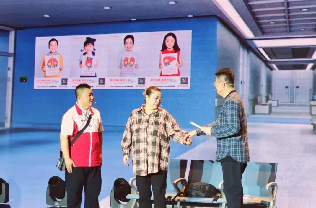 現(xiàn)場(chǎng)表演了由真實(shí)故事改編的情景劇。人民網(wǎng)記者 王子鋒攝