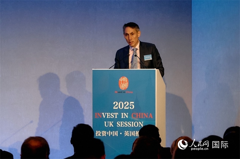 英國(guó)商業(yè)貿(mào)易部投資總監(jiān)吳僑文發(fā)表致辭。楊浩鵬攝