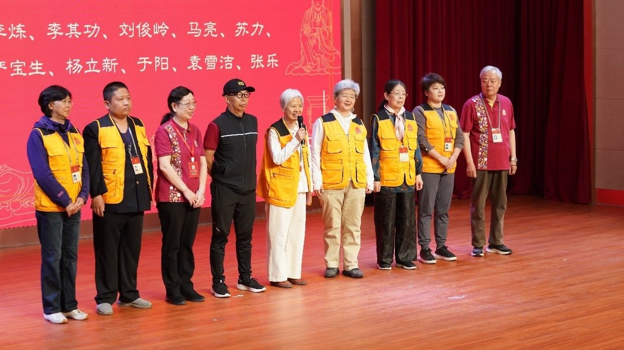 服務(wù)滿二十年志愿者代表發(fā)表感言。故宮博物院供圖