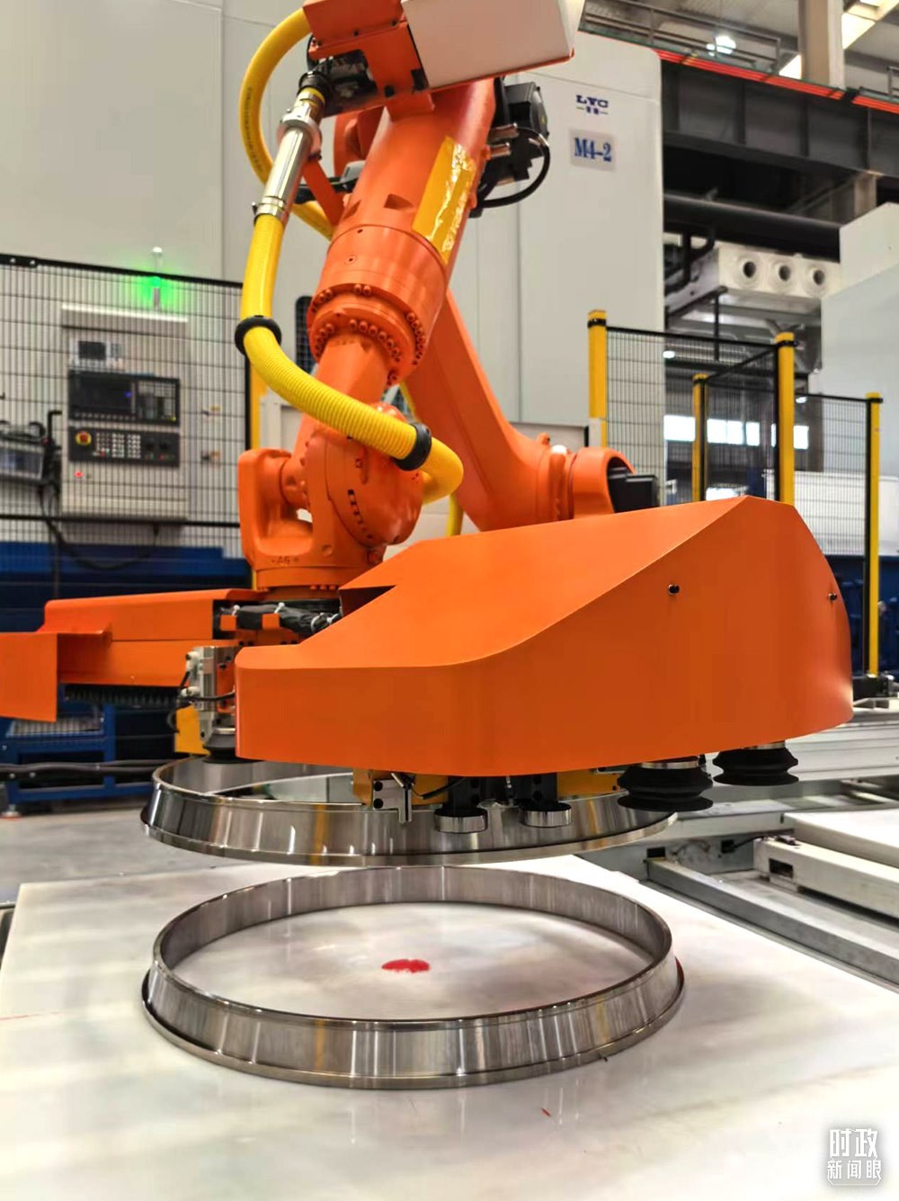 △洛軸產(chǎn)品。（總臺央視記者黎兵拍攝）