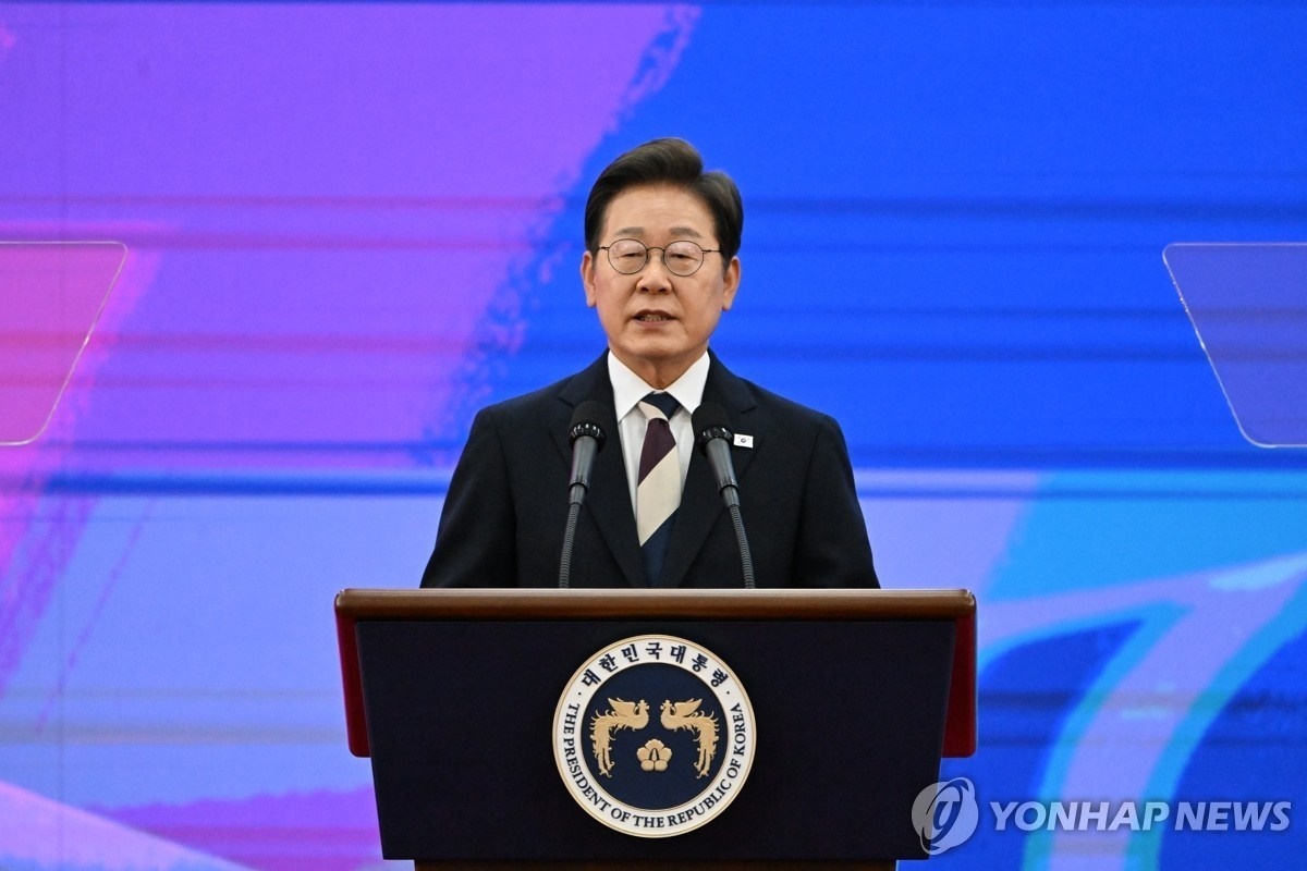 李在明4日上午在第21屆韓國(guó)總統(tǒng)就職宣誓儀式上宣誓就職。（圖片來(lái)源：韓聯(lián)社）