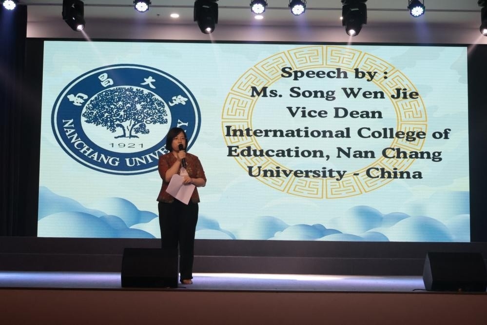 宋文杰致辭。哈山努丁大學(xué)孔子學(xué)院供圖